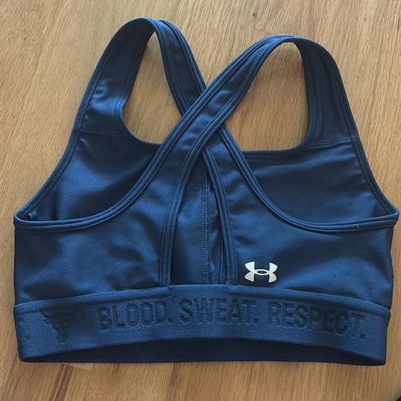 Under Armour Rock sports bras like new - Picture 3 of 6